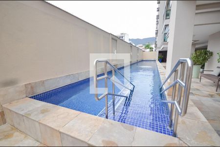 Apartamento à venda com 215m², 2 quartos e 2 vagasÁrea comum - Piscina