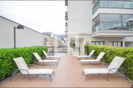 Apartamento à venda com 215m², 2 quartos e 2 vagasÁrea comum - Piscina