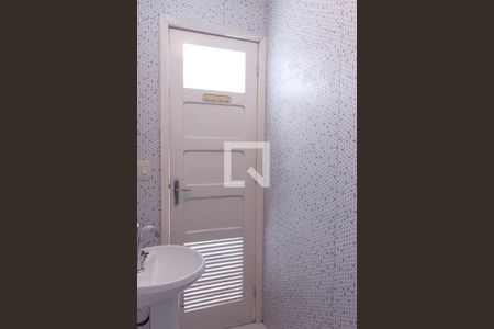 Casa à venda com 200m², 3 quartos e 2 vagasBanheiro de serviço