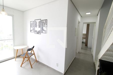Sala e corredor de apartamento para alugar com 2 quartos, 122m² em Vila Andrade, São Paulo