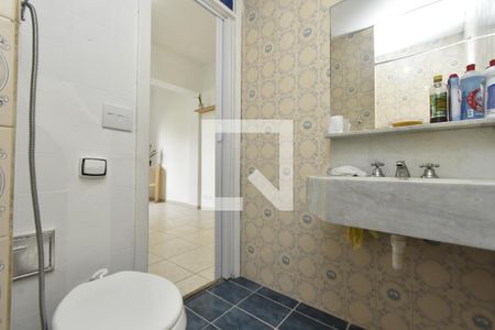 Banheiro de kitnet/studio à venda com 1 quarto, 32m² em República, São Paulo