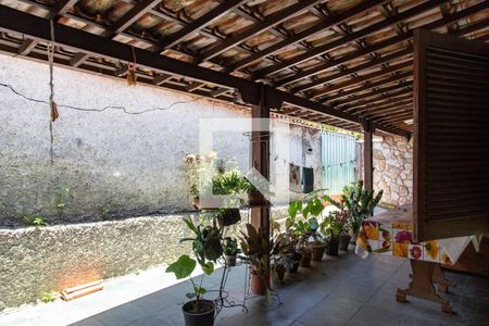 Casa à venda com 180m², 3 quartos e 2 vagasVaranda