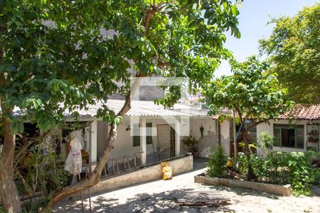 Casa à venda com 180m², 3 quartos e 2 vagasQuintal