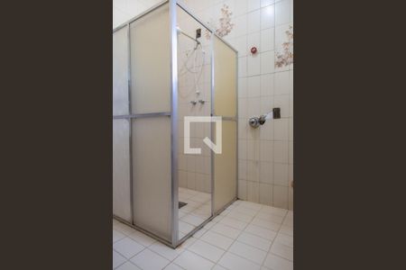 Casa à venda com 180m², 3 quartos e 2 vagasBanheiro