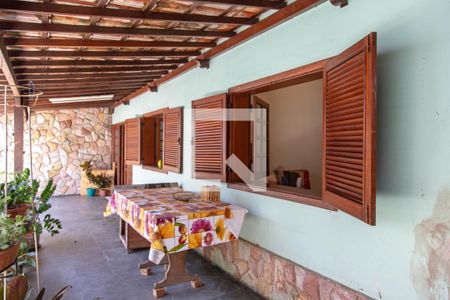 Casa à venda com 180m², 3 quartos e 2 vagasVaranda