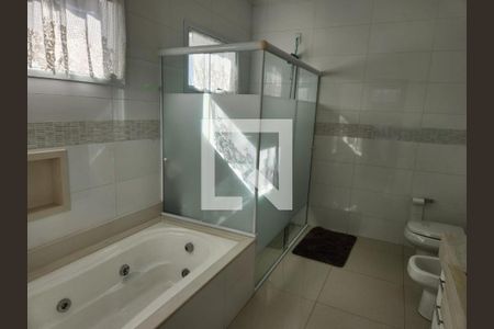 Casa à venda com 284m², 3 quartos e 4 vagas