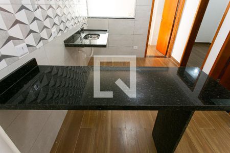 Cozinha de apartamento à venda com 2 quartos, 45m² em Vila Antonina, São Paulo