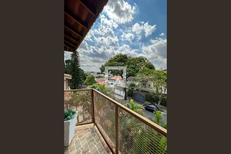 Casa à venda com 420m², 4 quartos e 4 vagasVista