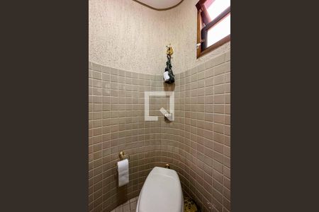 Casa à venda com 420m², 4 quartos e 4 vagasBanheiro 4