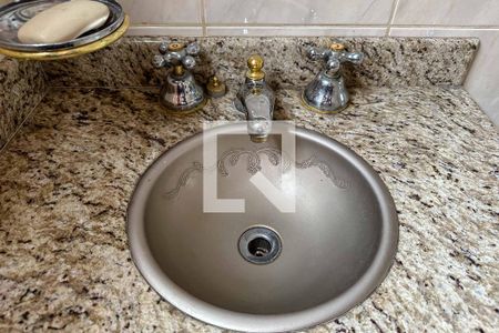 Casa à venda com 420m², 4 quartos e 4 vagasBanheiro 6