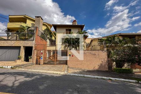 Casa à venda com 420m², 4 quartos e 4 vagasFachada