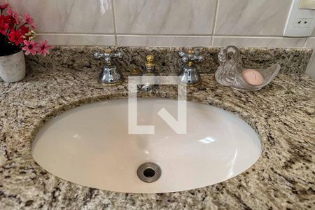 Casa à venda com 420m², 4 quartos e 4 vagasBanheiro 5