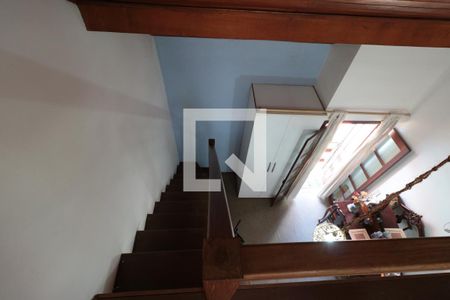 Casa de condomínio para alugar com 102m², 3 quartos e 1 vagaQuarto 2 - Escada