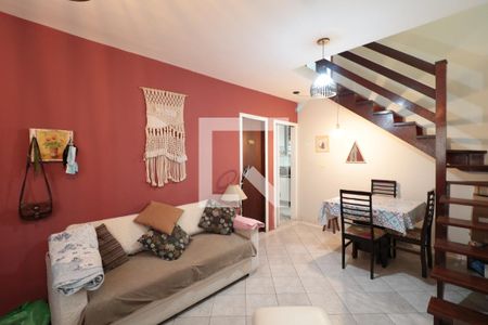 Sala de casa de condomínio para alugar com 2 quartos, 102m² em Vila Santos, São Paulo