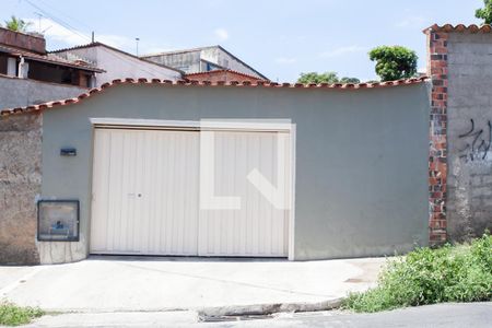 Casa para alugar com 297m², 4 quartos e 6 vagasFachada