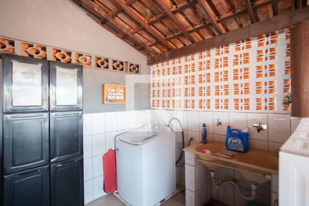 Casa para alugar com 297m², 4 quartos e 6 vagasÁrea de Serviço