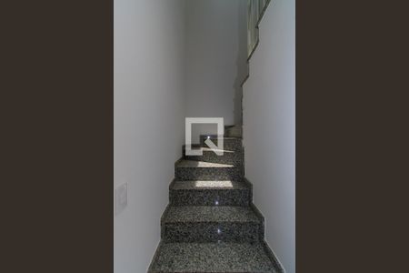Escada de casa à venda com 3 quartos, 100m² em Vila Prudente, São Paulo