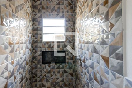 Banheiro de casa para alugar com 1 quarto, 24m² em Vila Boaçava, São Paulo