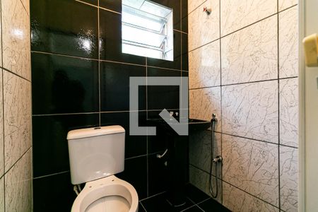 Banheiro de casa de condomínio para alugar com 1 quarto, 40m² em Vila Esperança, São Paulo