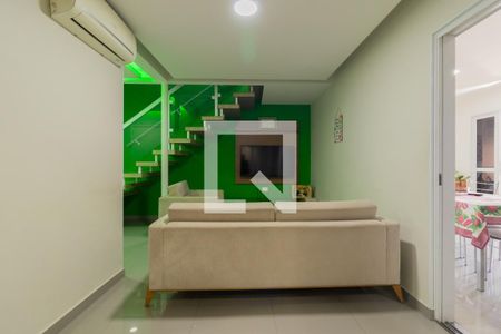 Sala de casa para alugar com 3 quartos, 280m² em Jardim Leme, Taboão da Serra