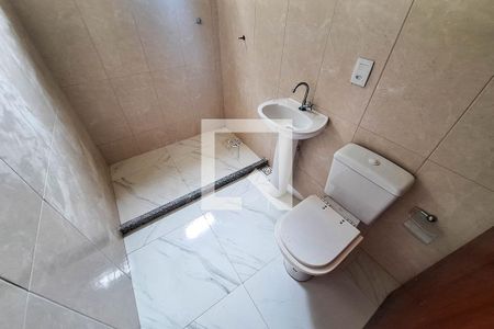 Casa à venda com 357m², 3 quartos e 4 vagasBanheiro social 1
