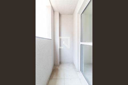 Varanda de kitnet/studio para alugar com 1 quarto, 27m² em Vila das Bandeiras, Guarulhos
