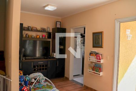 Sala de casa de condomínio à venda com 2 quartos, 100m² em Vila Adalgisa, São Paulo