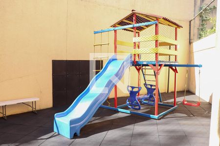 Casa de condomínio à venda com 100m², 2 quartos e 2 vagasÁrea comum - Playground