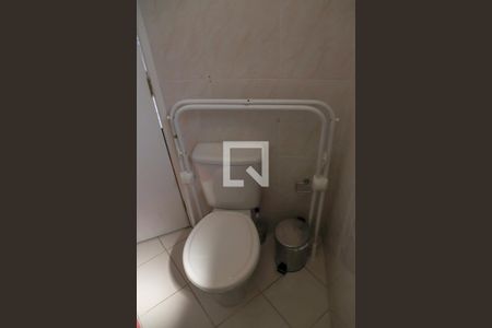 Casa de condomínio à venda com 100m², 2 quartos e 2 vagasBanheiro da Suíte 2