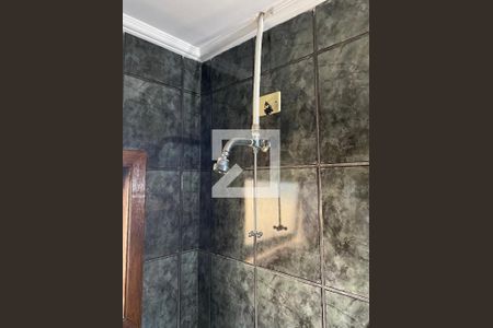 Banheiro suíte 1 de casa para alugar com 3 quartos, 194m² em Jardim Oriental, São Paulo