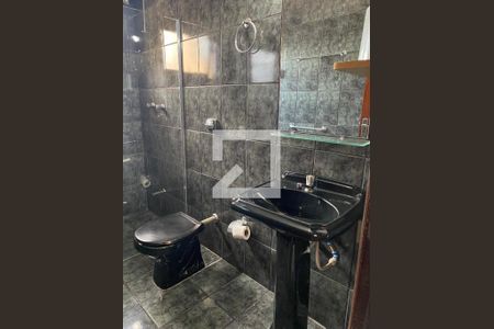 Banheiro suíte 1 de casa para alugar com 3 quartos, 194m² em Jardim Oriental, São Paulo