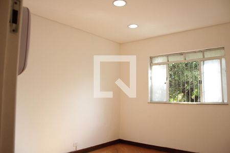 Casa à venda com 244m², 4 quartos e 2 vagasQuarto 2