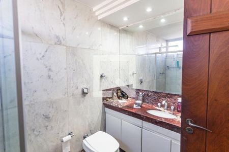 Apartamento à venda com 314m², 3 quartos e 3 vagasBanheiro 1 da Suíte