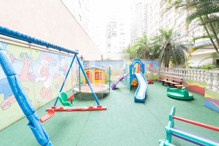 Apartamento à venda com 145m², 3 quartos e 1 vaga Apartamento à venda com 145m², 3 quartos e 1 vagaÁrea comum - Playground
