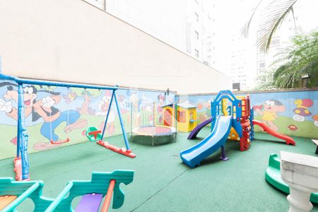 Apartamento à venda com 145m², 3 quartos e 1 vaga Apartamento à venda com 145m², 3 quartos e 1 vagaÁrea comum - Playground