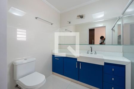 Apartamento à venda com 145m², 3 quartos e 1 vaga Apartamento à venda com 145m², 3 quartos e 1 vagaBanheiro da Suíte