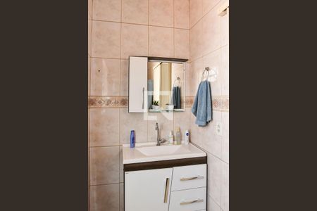 Casa à venda com 140m², 4 quartos e 4 vagasBanheiro 2