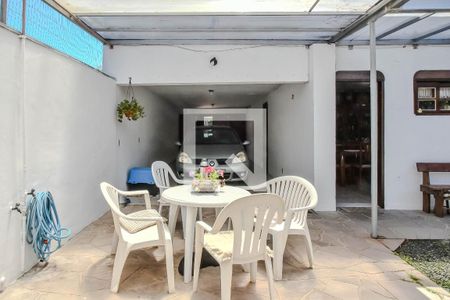Casa à venda com 140m², 4 quartos e 4 vagasQuintal