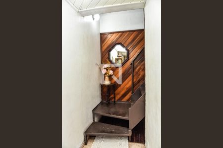 Casa à venda com 140m², 4 quartos e 4 vagasEscada