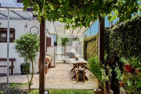 Casa à venda com 140m², 4 quartos e 4 vagasQuintal