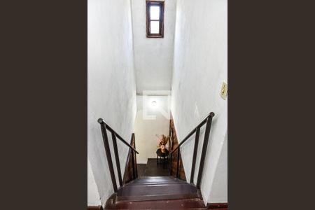 Casa à venda com 140m², 4 quartos e 4 vagasEscada