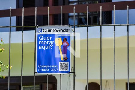 Casa à venda com 140m², 4 quartos e 4 vagasPalquinha instalada na fachada