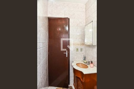 Casa à venda com 140m², 4 quartos e 4 vagasBanheiro 1