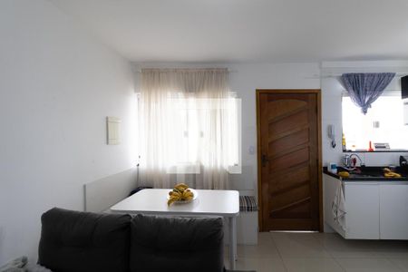 Sala e Cozinha Integrada  de apartamento para alugar com 1 quarto, 26m² em Vila Ré, São Paulo