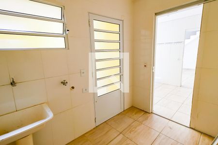 Casa para alugar com 228m², 3 quartos e 2 vagas Casa para alugar com 228m², 3 quartos e 2 vagasÁrea de Serviço