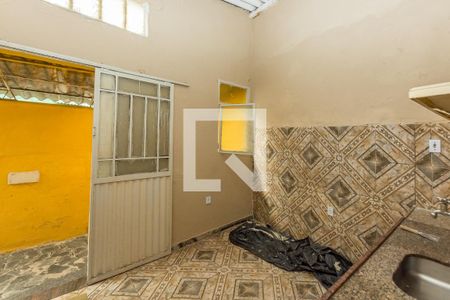 Casa à venda com 272m², 2 quartos e sem vaga