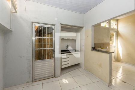 Casa à venda com 272m², 2 quartos e sem vaga