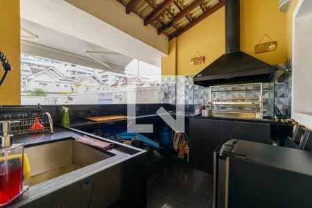 Casa de condomínio à venda com 220m², 4 quartos e 4 vagas Casa de condomínio à venda com 220m², 4 quartos e 4 vagasÁrea comum / Churrasqueira