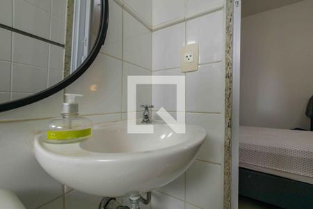 Casa de condomínio à venda com 220m², 4 quartos e 4 vagas Casa de condomínio à venda com 220m², 4 quartos e 4 vagasBanheiro Suíte 1