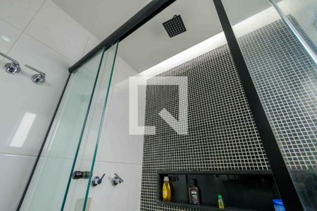 Casa de condomínio à venda com 220m², 4 quartos e 4 vagas Casa de condomínio à venda com 220m², 4 quartos e 4 vagasBanheiro Suíte 2